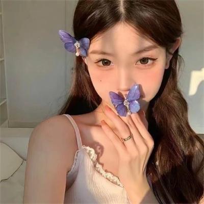 完蛋，醒来后我被美女包围了